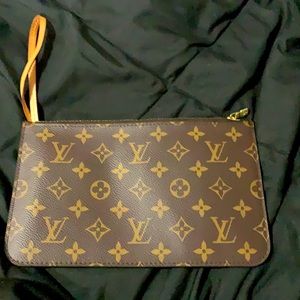 Louis Vuitton Wtristlet